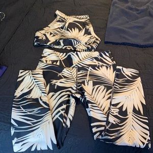 Soul cycle sz m navy/white leaf outfit